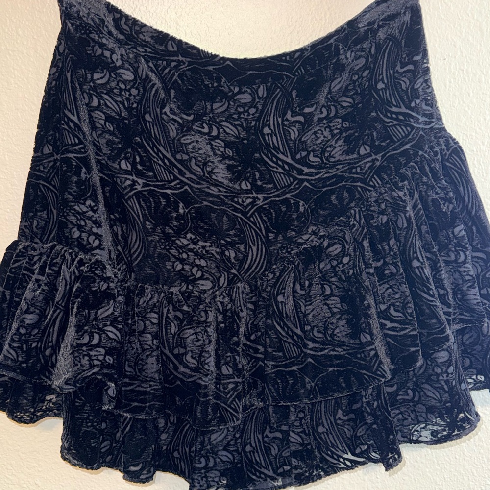 Ted Baker Black velvet Textured Mini Skirt size 4